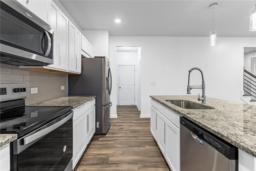 Furnished interior view inside a new home in Alcovy Trace, Lawrenceville (Image 11).