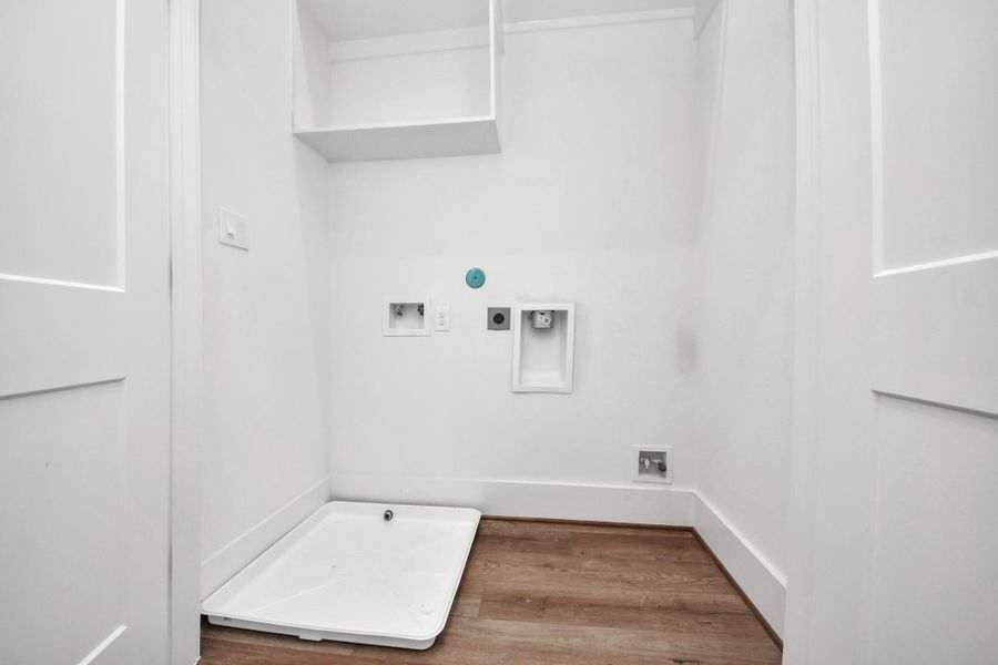 Spacious, unfurnished interior of a new home in , Houston (Image 37).