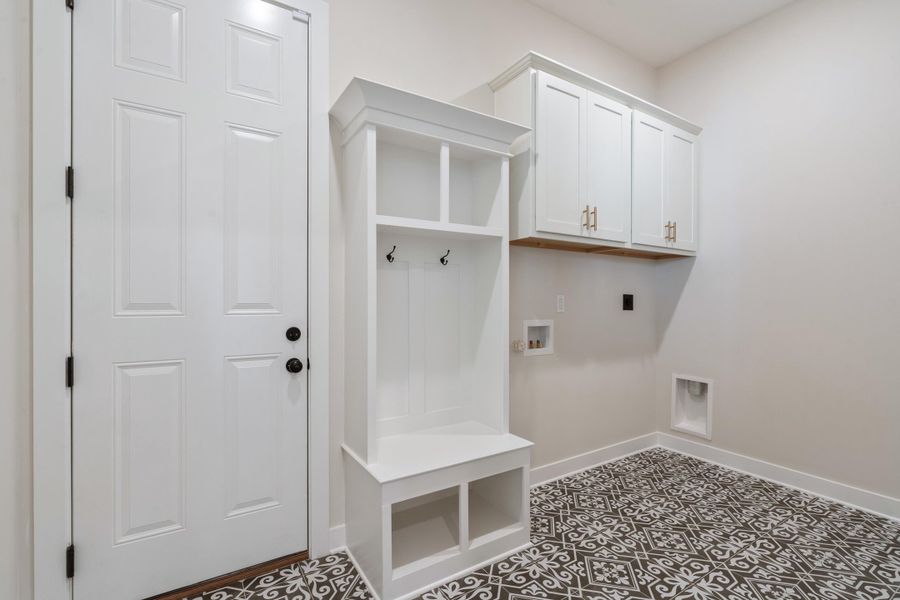 Spacious, unfurnished interior of a new home in Lockwood, Collierville (Image 25). Spacious, unfurnished interior of a new home in Lockwood, Collierville (Image 25).