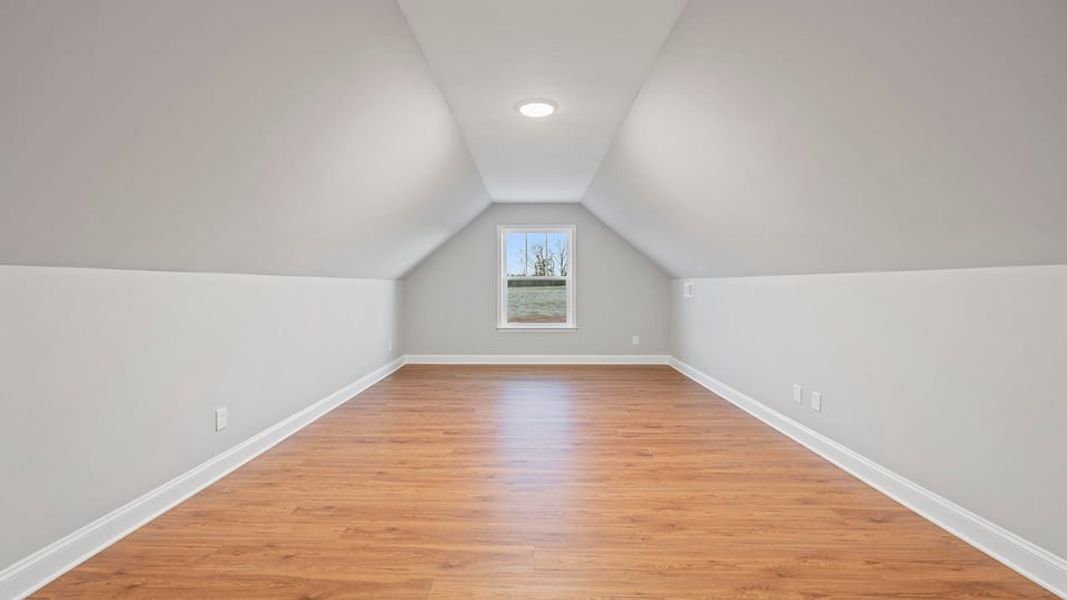 Spacious, unfurnished interior of a new home in Shadowood II, Seneca (Image 28).