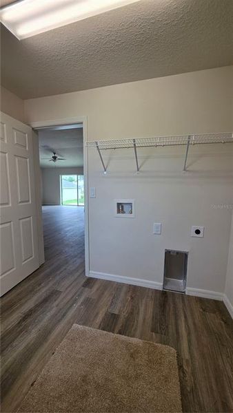 Spacious, unfurnished interior of a new home in , Citrus Springs (Image 10).
