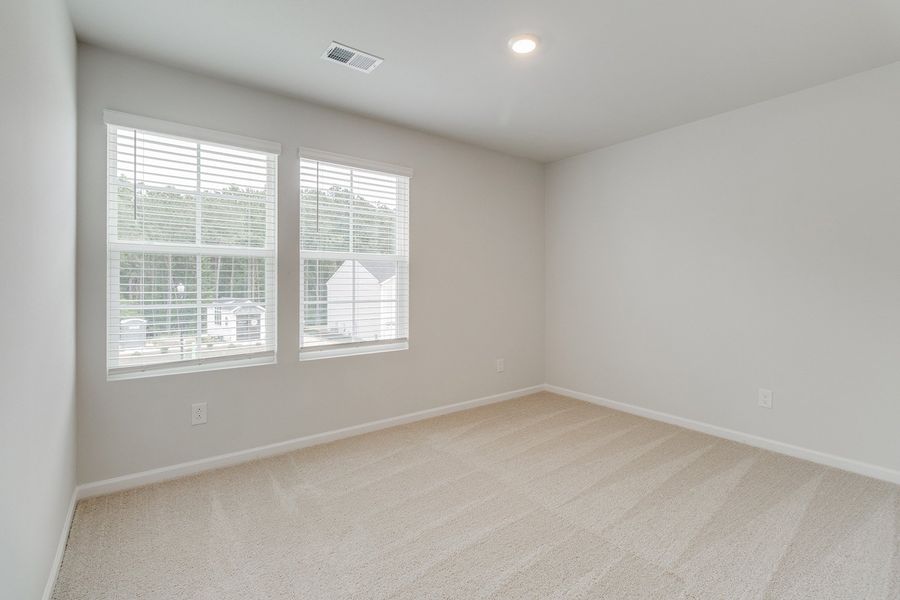 Spacious, unfurnished interior of a new home in Killians Crossing, Blythewood (Image 29).