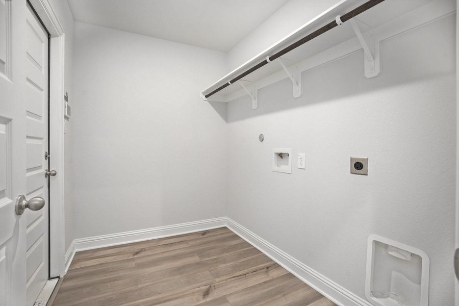 Spacious, unfurnished interior of a new home in Lago Mar, Texas City (Image 11). Spacious, unfurnished interior of a new home in Lago Mar, Texas City (Image 11).