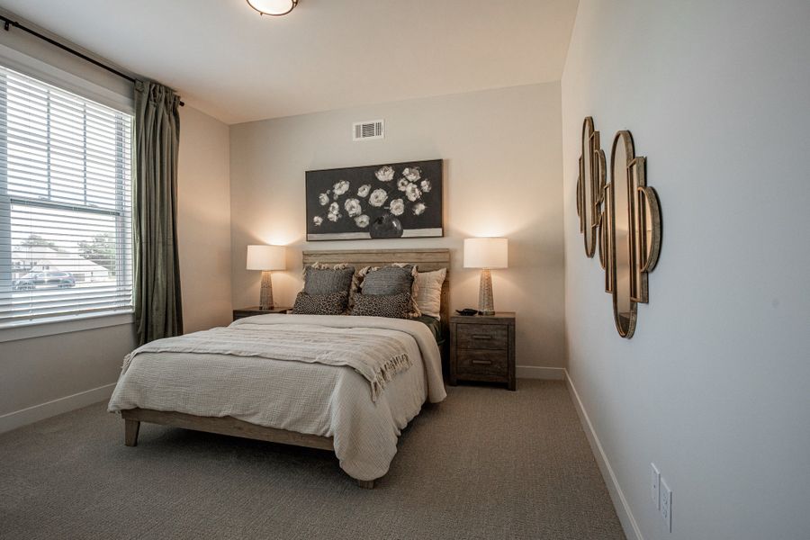 Representative furnished interior of a home built from the Willow by Grant & Co in Manor at Hall Creek, Arlington (Image 134).