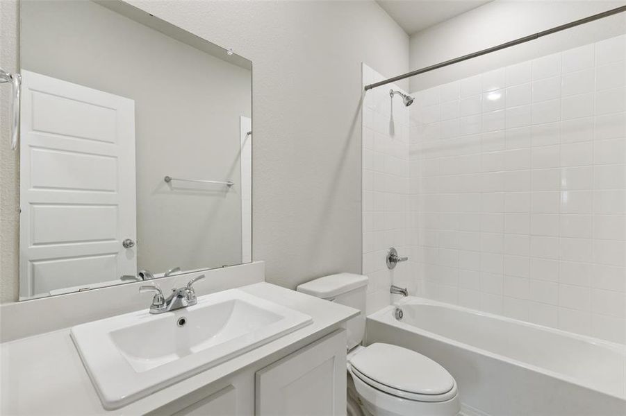 Furnished interior view inside a new home in , Red Oak (Image 14).