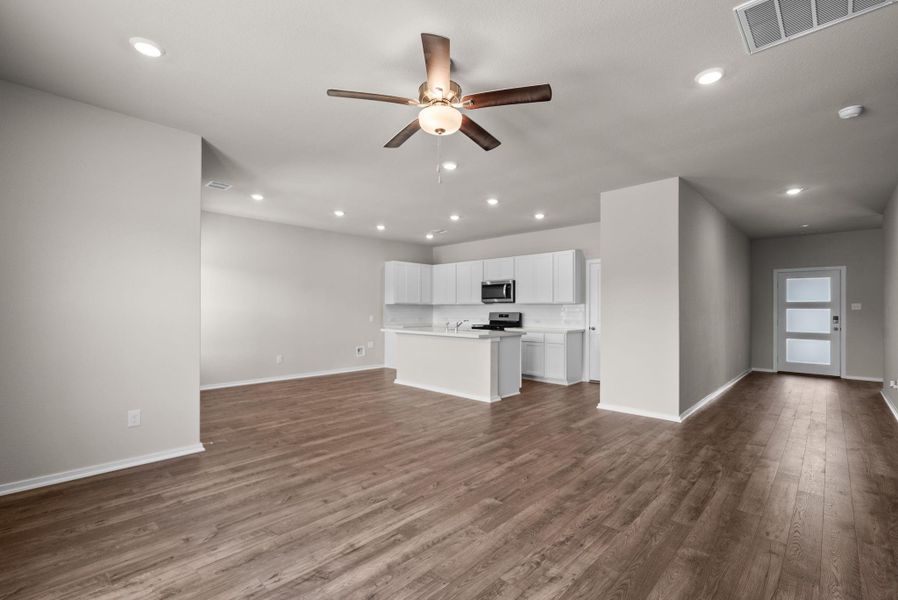 Spacious, unfurnished interior of a new home in Windcress, Cove (Image 17).