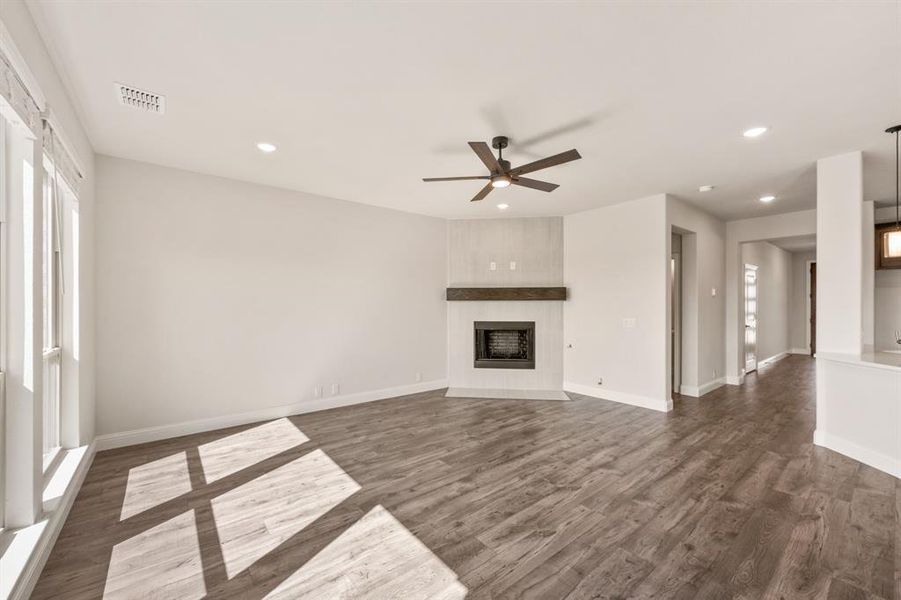 Spacious, unfurnished interior of a new home in Hulen Trails Classic 50, Fort Worth (Image 19). Spacious, unfurnished interior of a new home in Hulen Trails Classic 50, Fort Worth (Image 19).