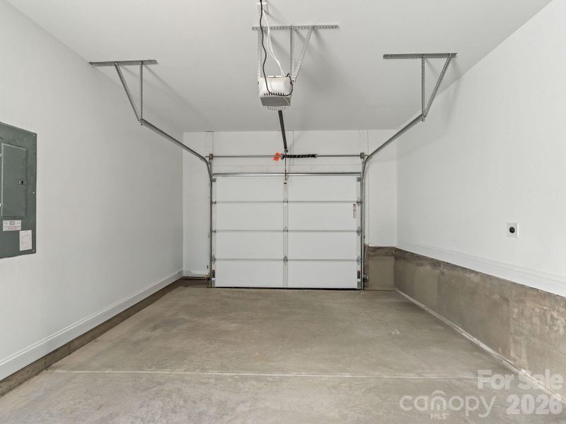 Spacious, unfurnished interior of a new home in , Asheville (Image 24).