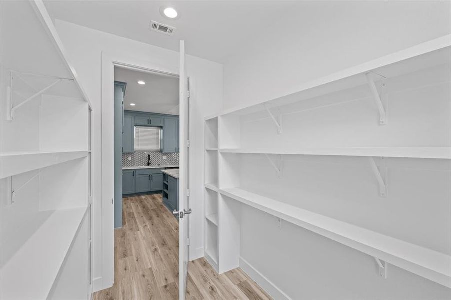 Spacious, unfurnished interior of a new home in , Greenville (Image 15).