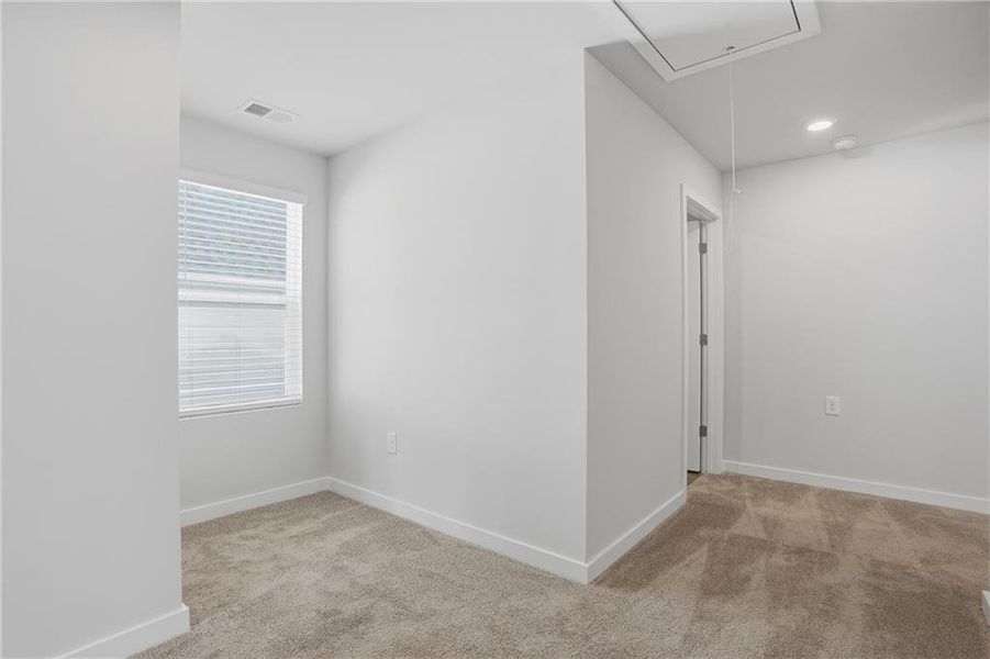 Spacious, unfurnished interior of a new home in Crossvine Village, LaGrange (Image 16).