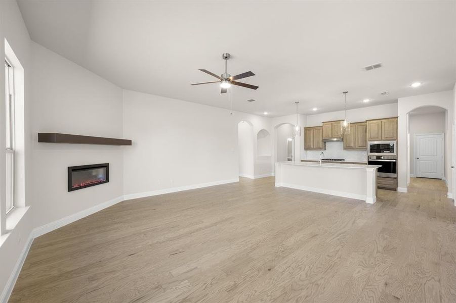 901 Meadowview- Living Room-2