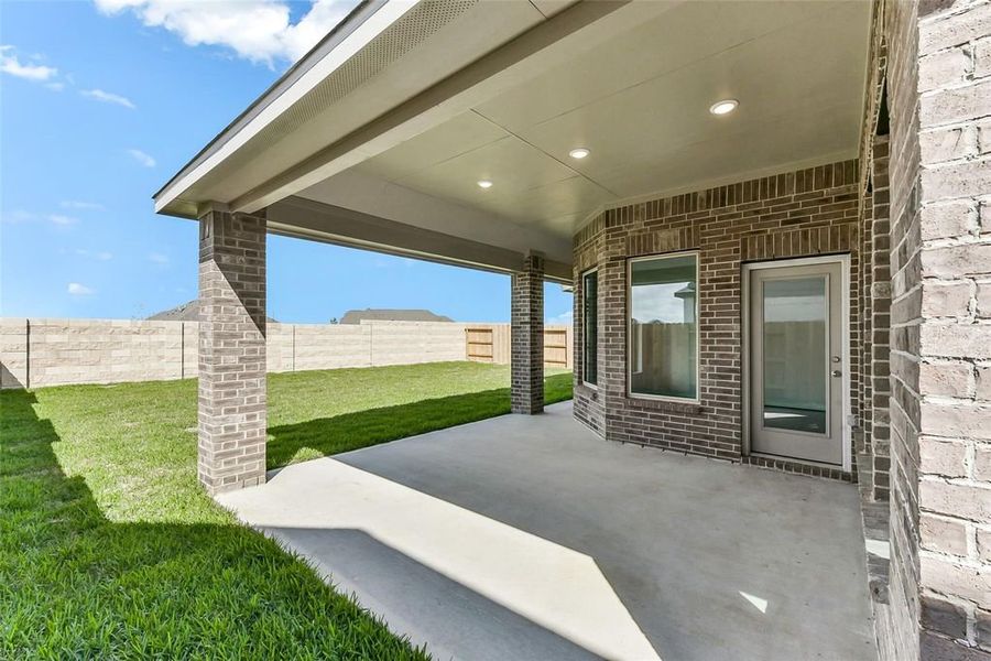 Exterior details and patio area of a home in River Ranch Meadows, Dayton (Image 3).