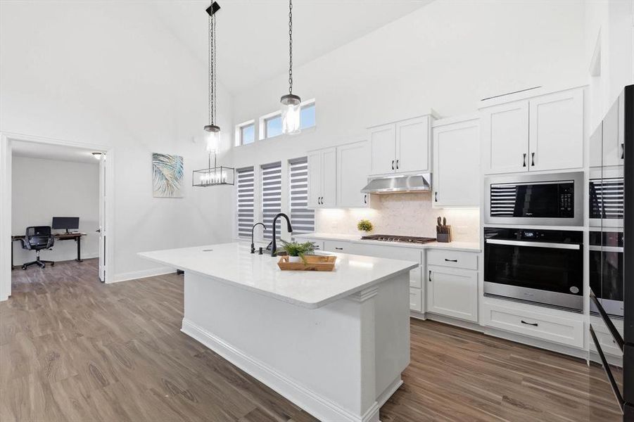 Furnished interior view inside a new home in , Northlake (Image 15).