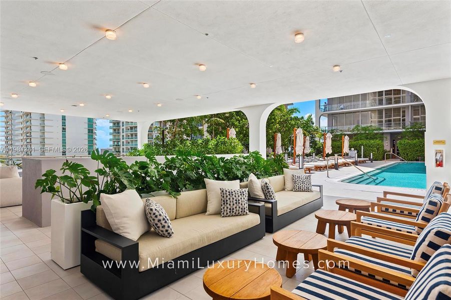 Community amenities in , Miami (Image 50).