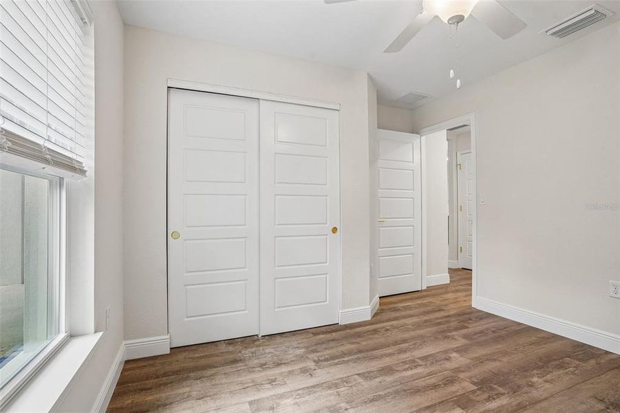 Spacious, unfurnished interior of a new home in , Citrus Springs (Image 43).