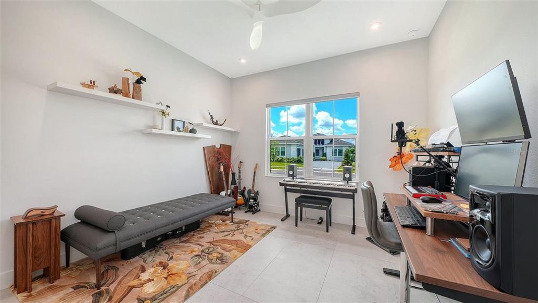 Furnished interior view inside a new home in , Sarasota (Image 45).