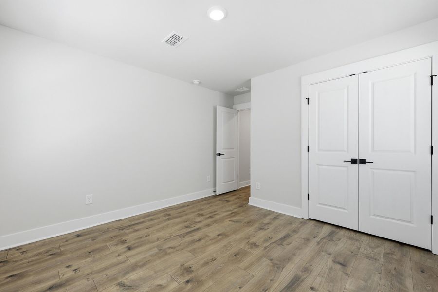 Spacious, unfurnished interior of a new home in , Charleston (Image 28).