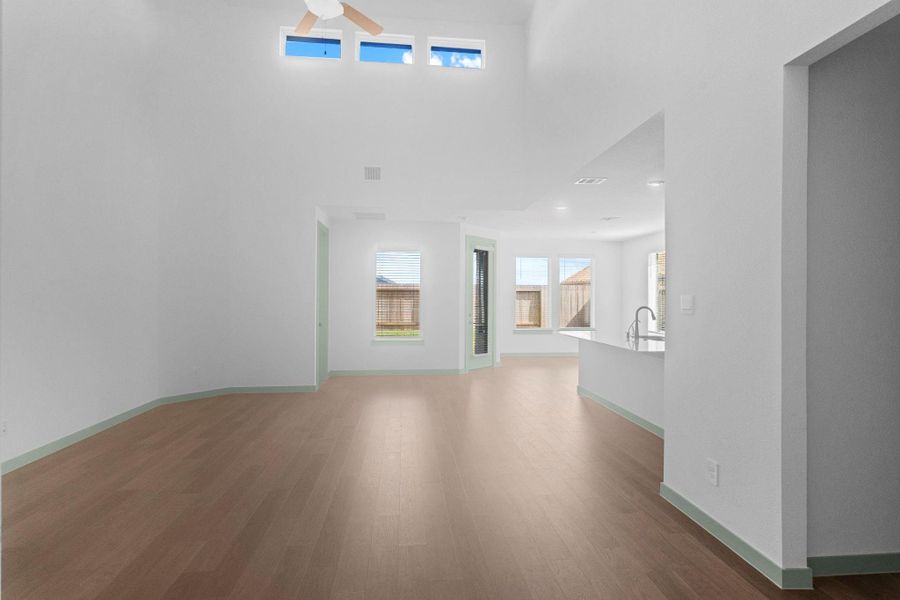 Spacious, unfurnished interior of a new home in Alexander, Pearland (Image 11). Spacious, unfurnished interior of a new home in Alexander, Pearland (Image 11).