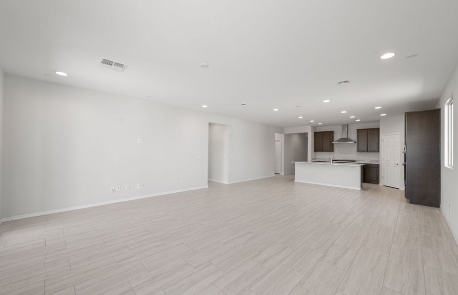 Spacious, unfurnished interior of a new home in Artisan at Asante, Surprise (Image 26). Spacious, unfurnished interior of a new home in Artisan at Asante, Surprise (Image 26).