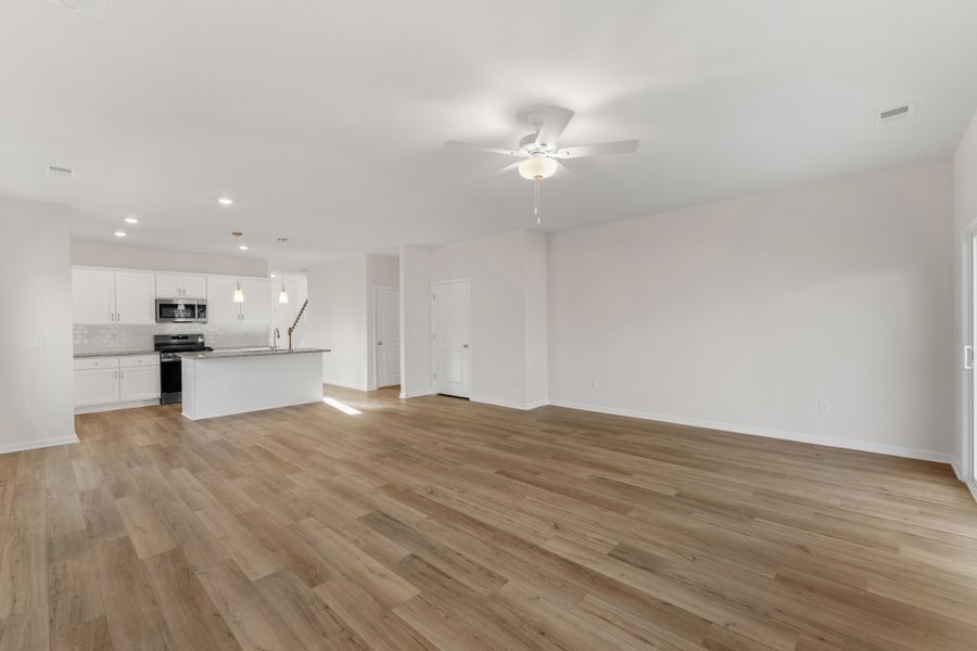 Spacious, unfurnished interior of a new home in Fairview Falls, Chesnee (Image 20).