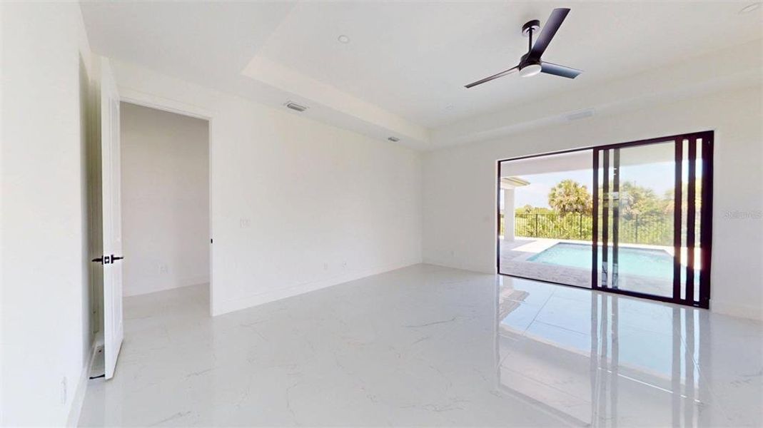 Spacious, unfurnished interior of a new home in , Punta Gorda (Image 40).