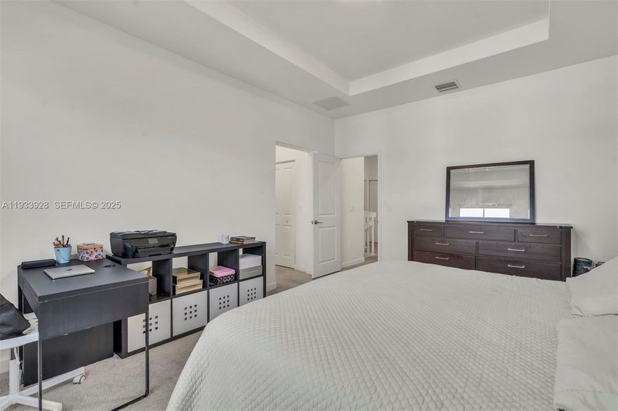 Furnished interior view inside a new home in , Coral Springs (Image 35).