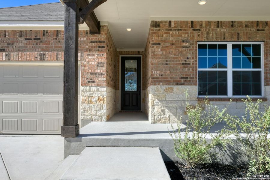 Exterior details and patio area of a home in Cordova Trails, Seguin (Image 20).