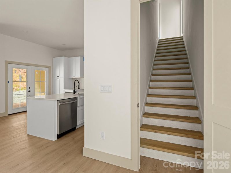 Spacious, unfurnished interior of a new home in , Leicester (Image 27).