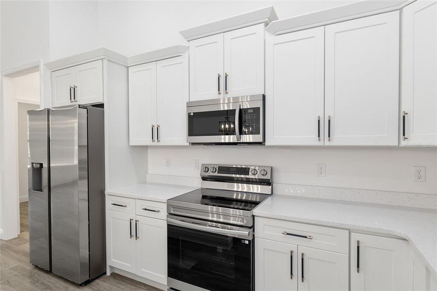 Furnished interior view inside a new home in , Dunnellon (Image 19).