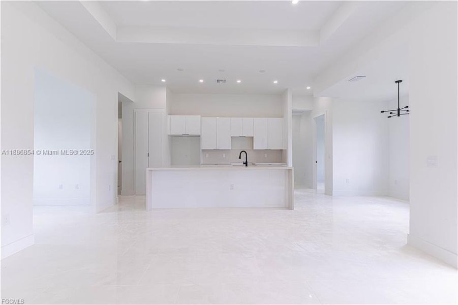 Spacious, unfurnished interior of a new home in , Lehigh Acres (Image 9).