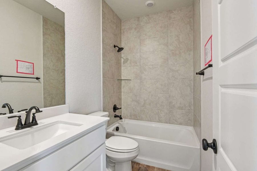 Furnished interior view inside a new home in Meyer Ranch, New Braunfels (Image 16).