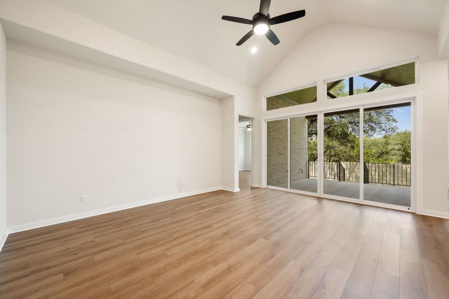 Spacious, unfurnished interior of a new home in Wolf Ranch, Georgetown (Image 20).