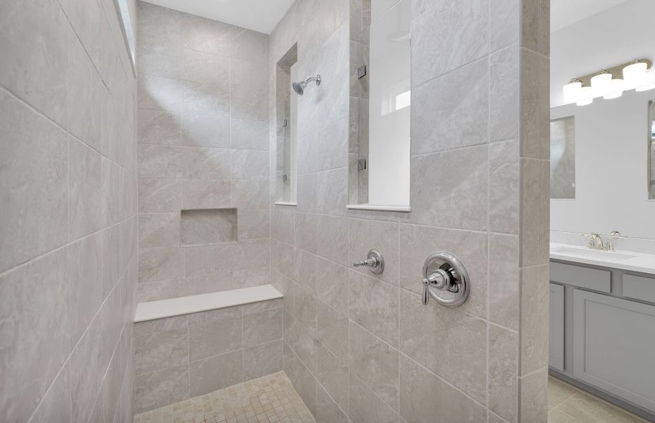 Close-up of interior finishes inside a home in Hyland Trail, Green Cove Springs (Image 8).