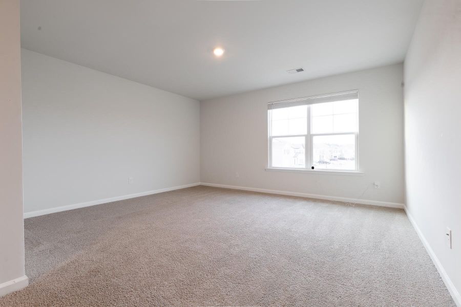 Spacious, unfurnished interior of a new home in , Summerville (Image 15).