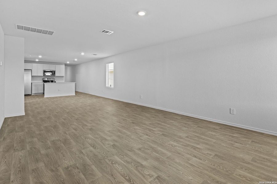Spacious, unfurnished interior of a new home in Hickory Ridge, Elmendorf (Image 25).