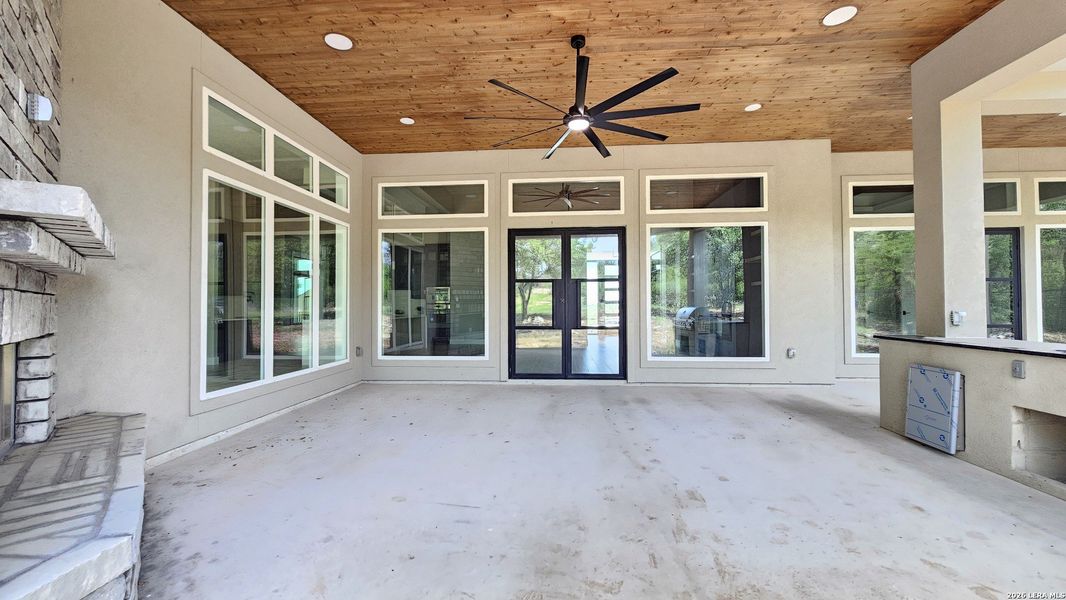 Exterior details and patio area of a home in , New Braunfels (Image 34).