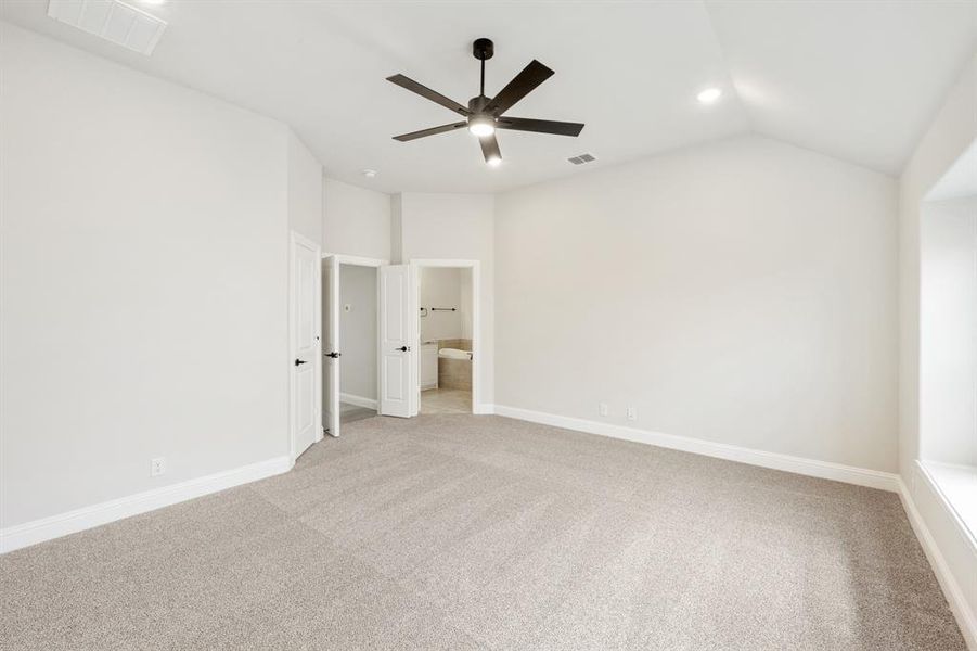 Spacious, unfurnished interior of a new home in Parks of Aledo, Aledo (Image 34). Spacious, unfurnished interior of a new home in Parks of Aledo, Aledo (Image 34).