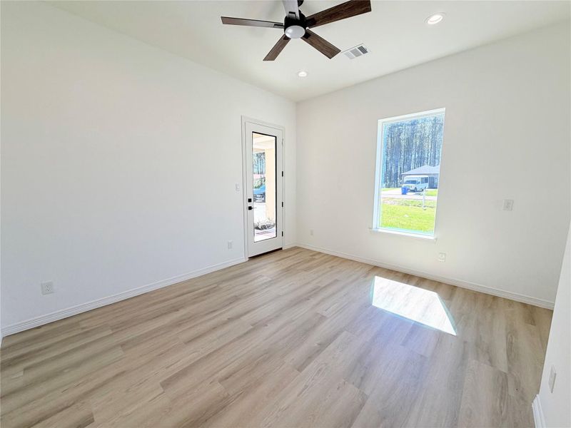 Spacious, unfurnished interior of a new home in , Dayton (Image 29).