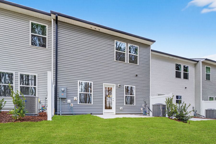 572 Barrington Row Avenue, Zebulon, NC.  - Slide 9