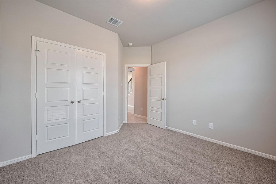 Spacious, unfurnished interior of a new home in Sunterra, Katy (Image 16). Spacious, unfurnished interior of a new home in Sunterra, Katy (Image 16).
