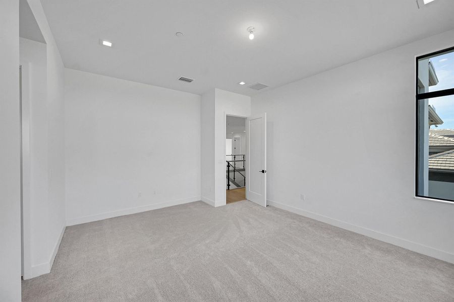 Spacious, unfurnished interior of a new home in Apex at Avenir, Palm Beach Gardens (Image 41).