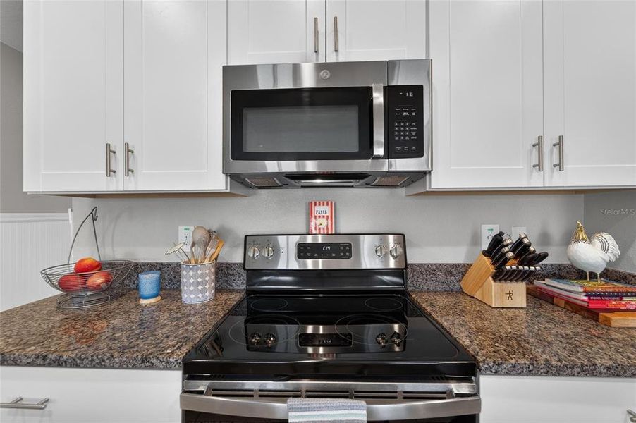 Close-up of interior finishes inside a home in , Bartow (Image 20).