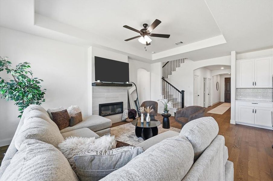 Furnished interior view inside a new home in , Venus (Image 4). Furnished interior view inside a new home in , Venus (Image 4).