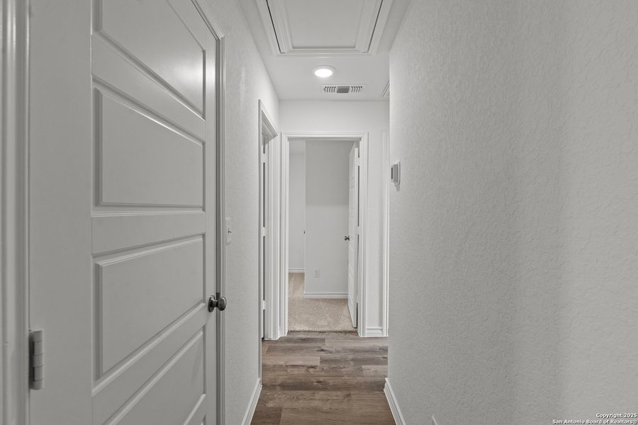 Spacious, unfurnished interior of a new home in Vista Real, Converse (Image 29).