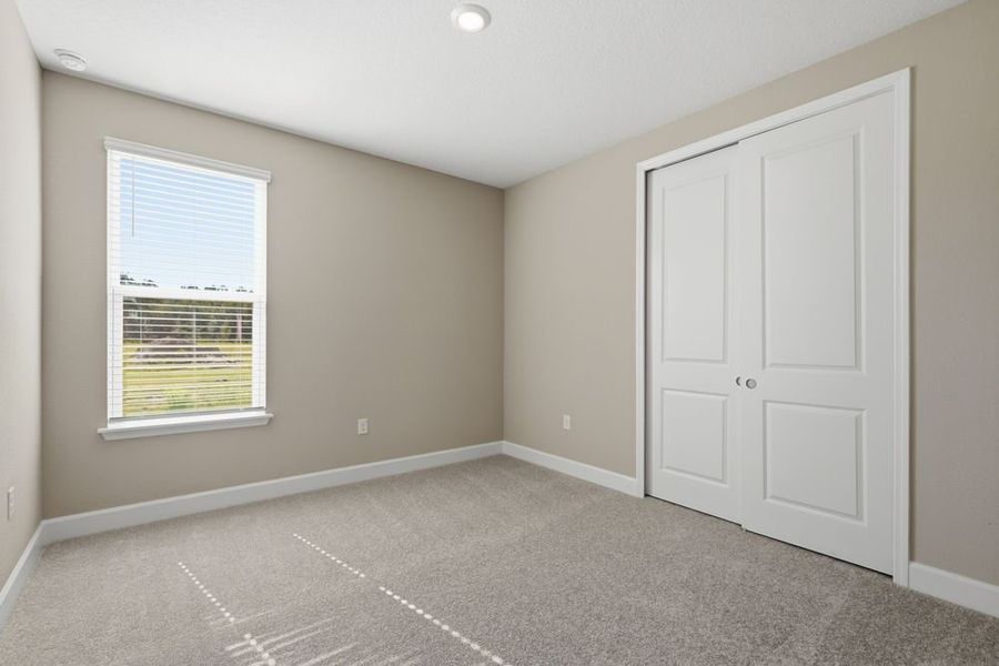 Spacious, unfurnished interior of a new home in Headwaters at Lofton Creek, Yulee (Image 17).