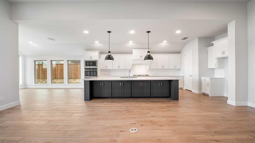 Spacious, unfurnished interior of a new home in Myrtle Creek 71', Waxahachie (Image 19). Spacious, unfurnished interior of a new home in Myrtle Creek 71', Waxahachie (Image 19).