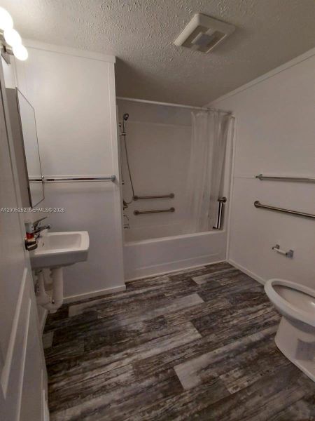 Image 23 of a home in .