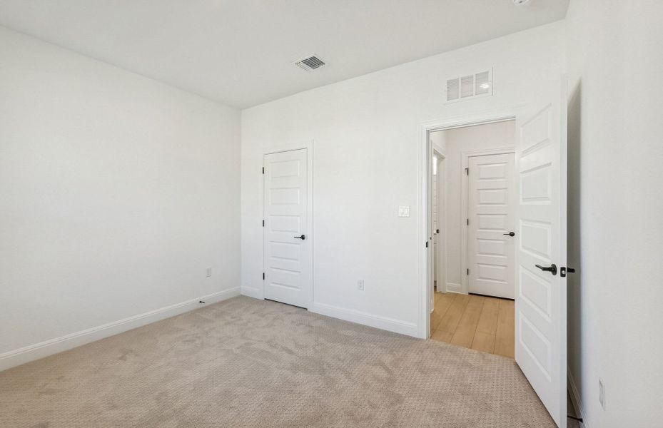 Spacious, unfurnished interior of a new home in Lagos, Manor (Image 52).