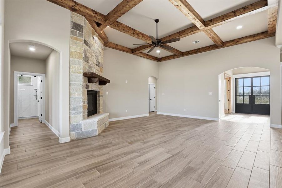 Spacious, unfurnished interior of a new home in , Granbury (Image 20). Spacious, unfurnished interior of a new home in , Granbury (Image 20).