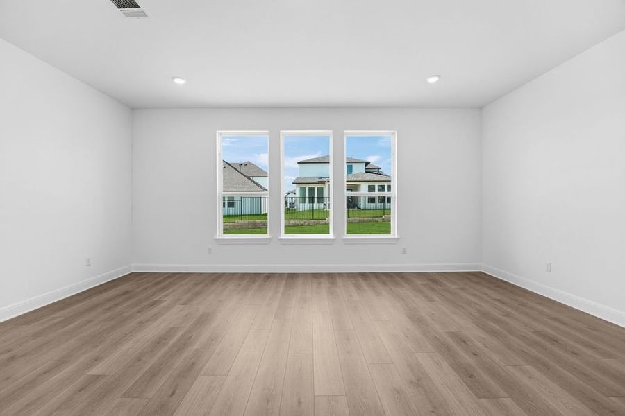 Spacious, unfurnished interior of a new home in Travisso, Leander (Image 14).